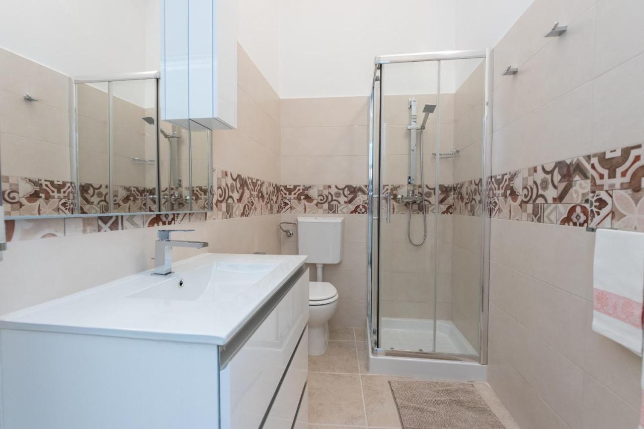 Drooms. Felline Exterior foto